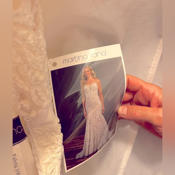 Martina Liana wedding dress - Picture 4 of 4
